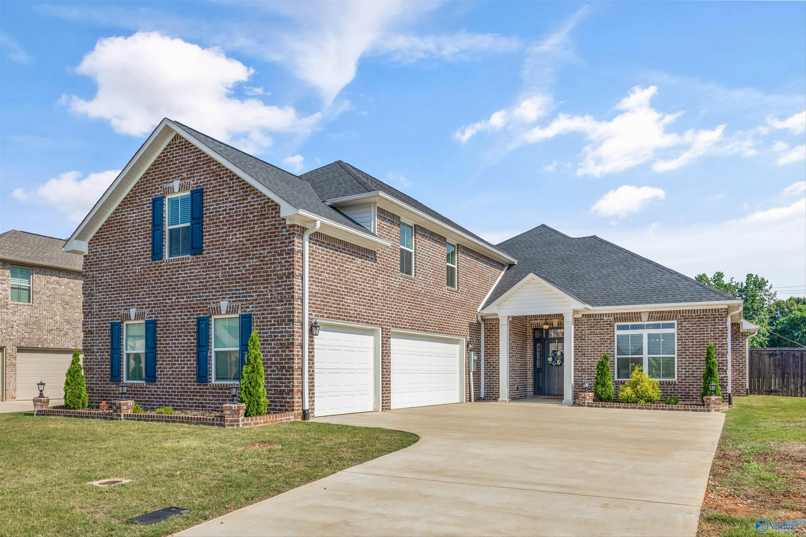 Property Photo:  17050 Stonegate Drive  AL 35613 