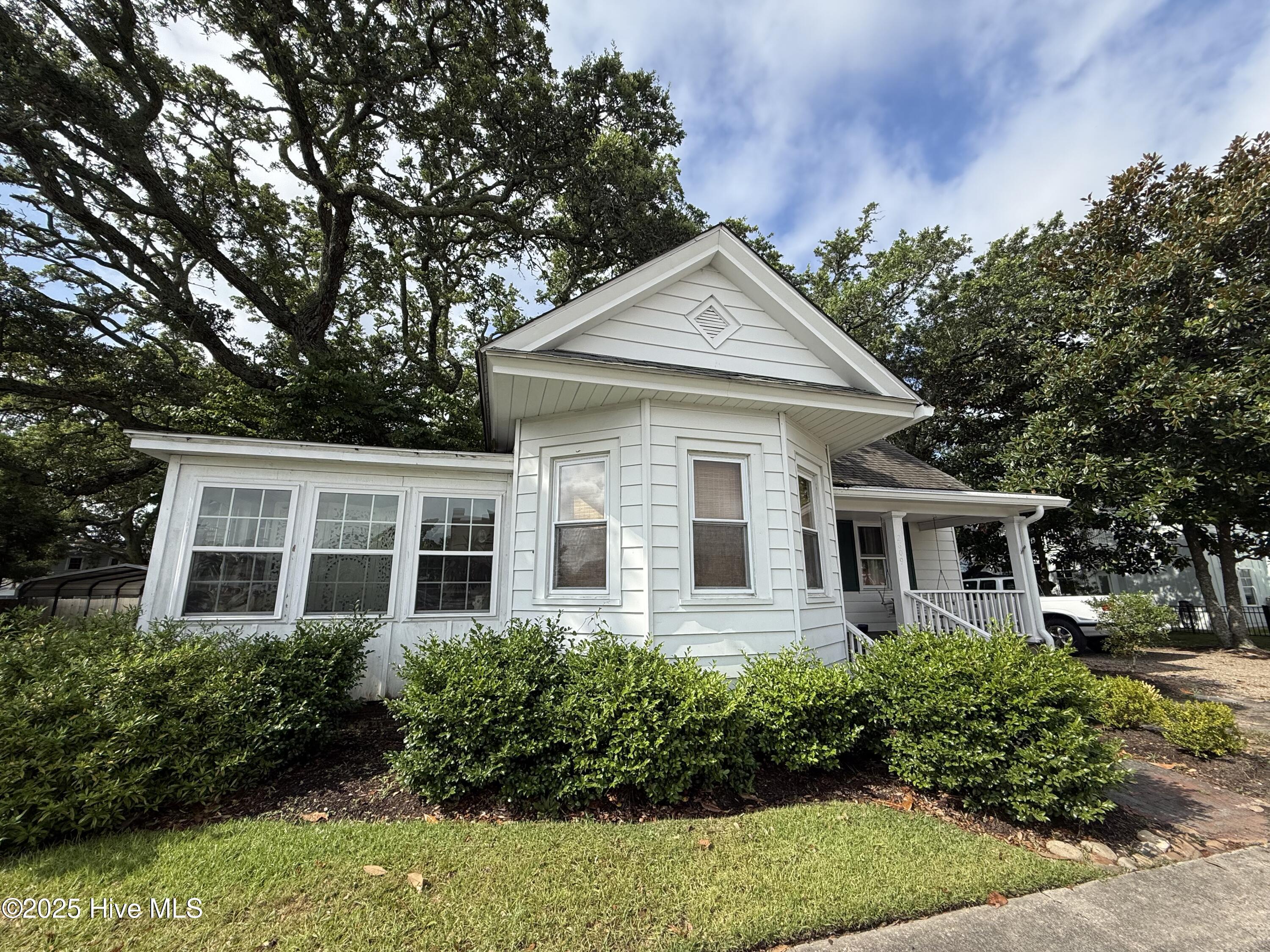 Property Photo: 2809 Arendell Street NC 28557