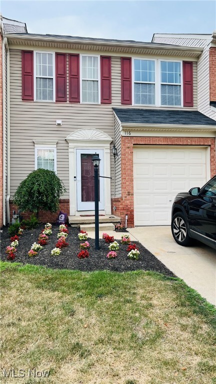 Property Photo: 116 Ledgestone Court OH 44017