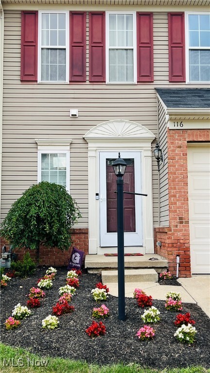 Property Photo:  116 Ledgestone Court  OH 44017 