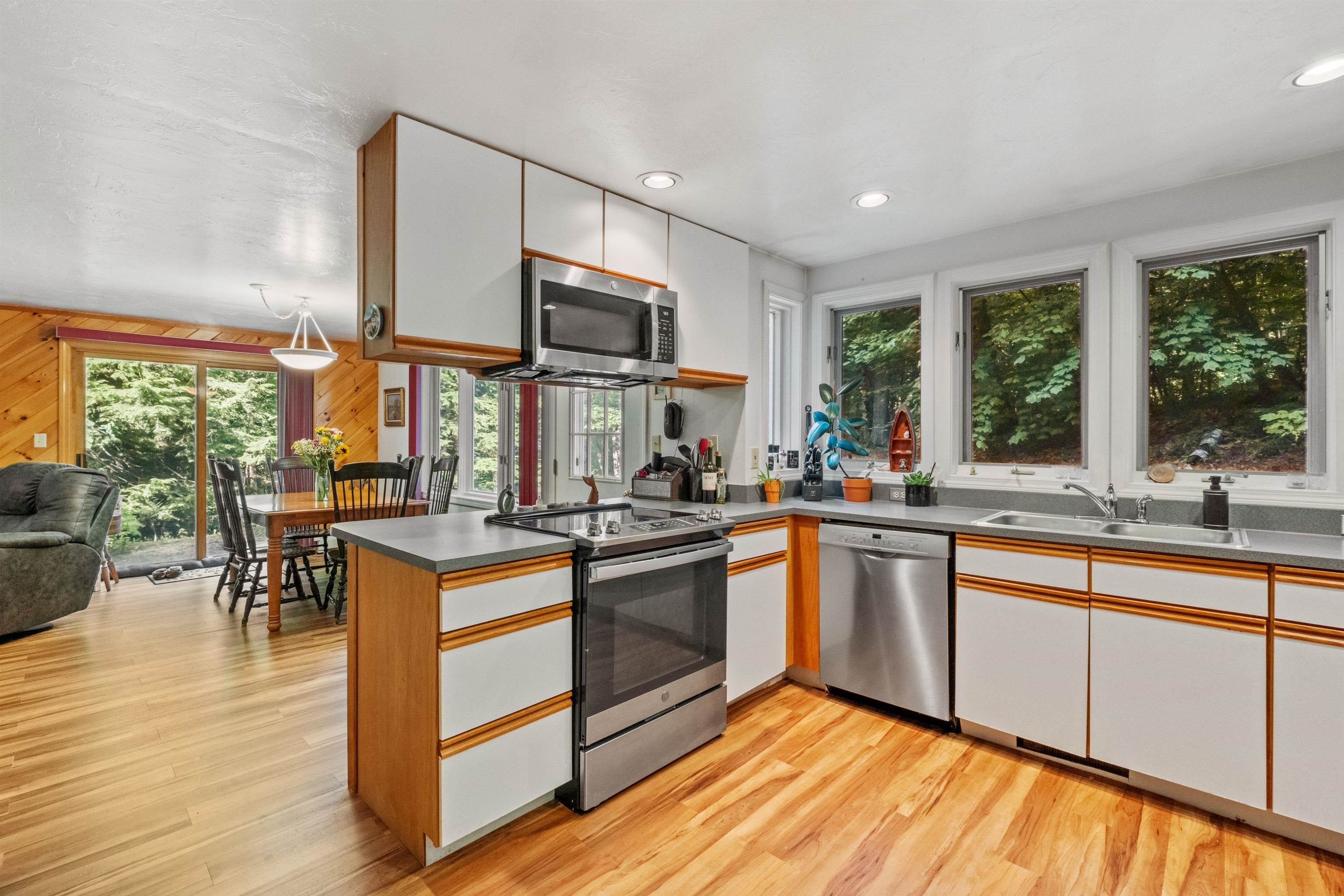Property Photo: 11 Richardson Trail NH 03223