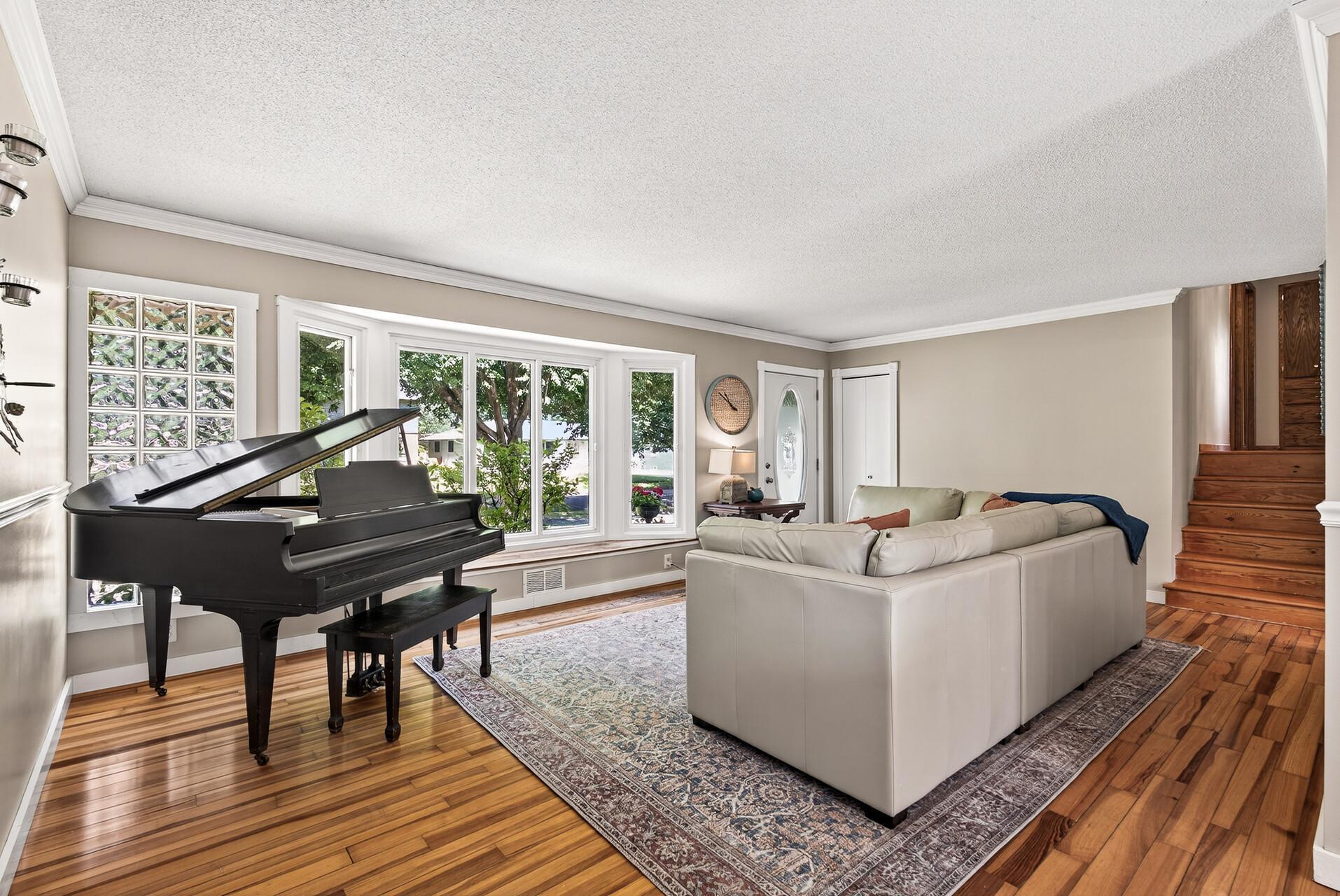 Property Photo:  4128 Zane Avenue N  MN 55422 