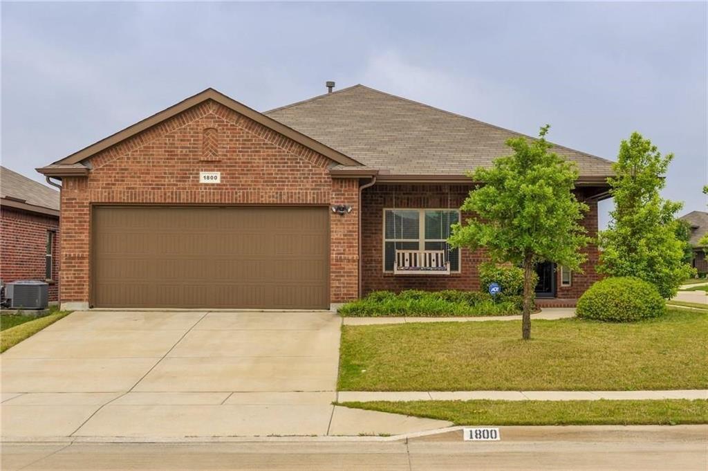 Property Photo: 1800 Potrillo Lane TX 76131