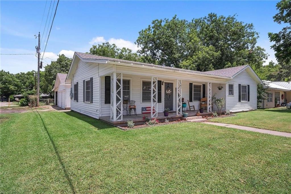 Property Photo: 101 Easy Street TX 76689