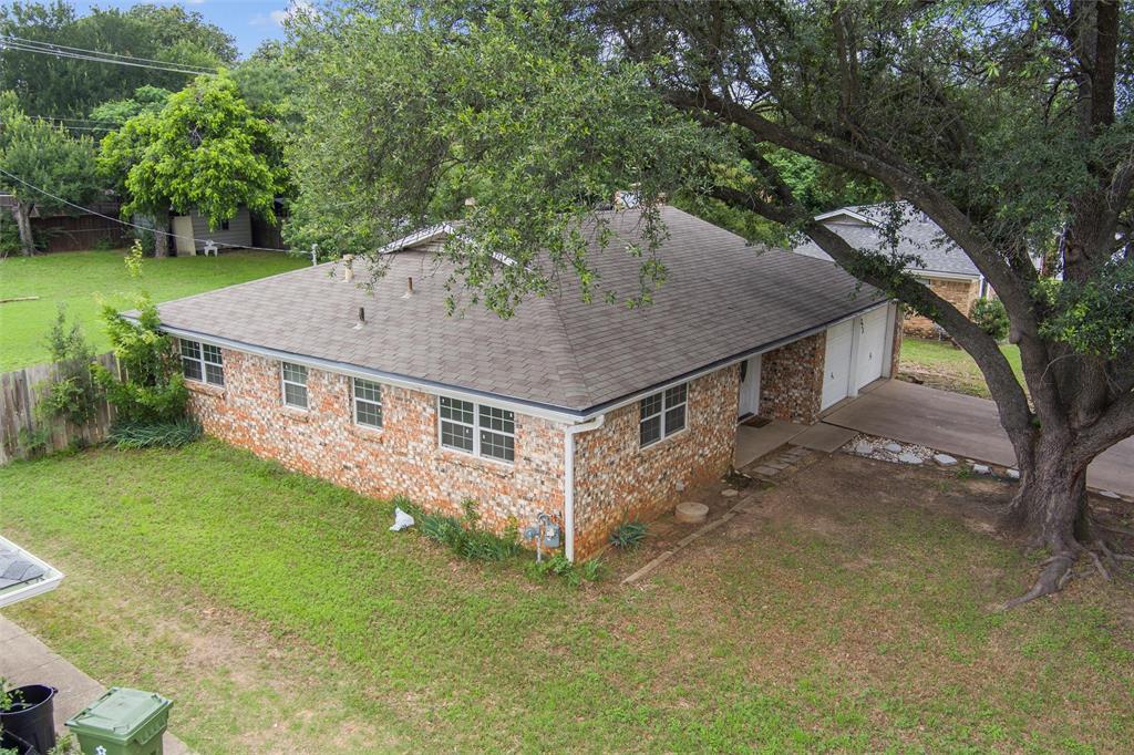Property Photo: 325 Belmont Street TX 76053