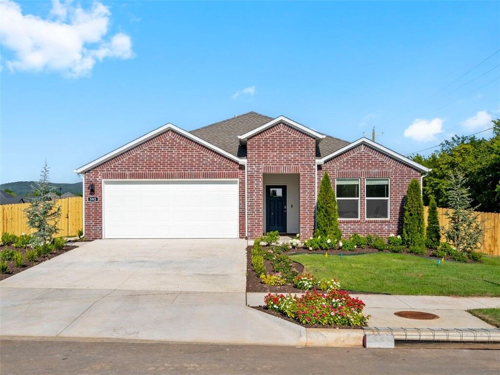 Property Photo:  573 Arizona Street  AR 72730 