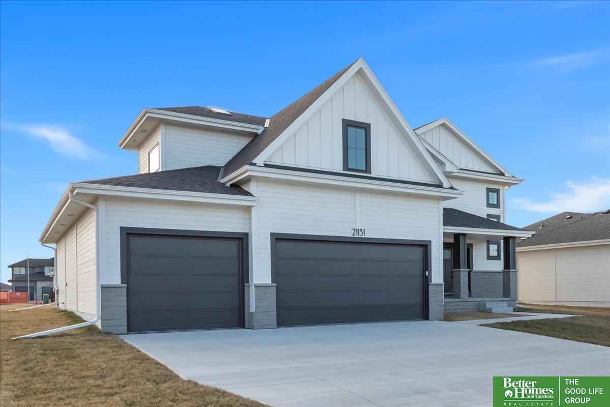 Property Photo: 5709 N 198th Street NE 68022