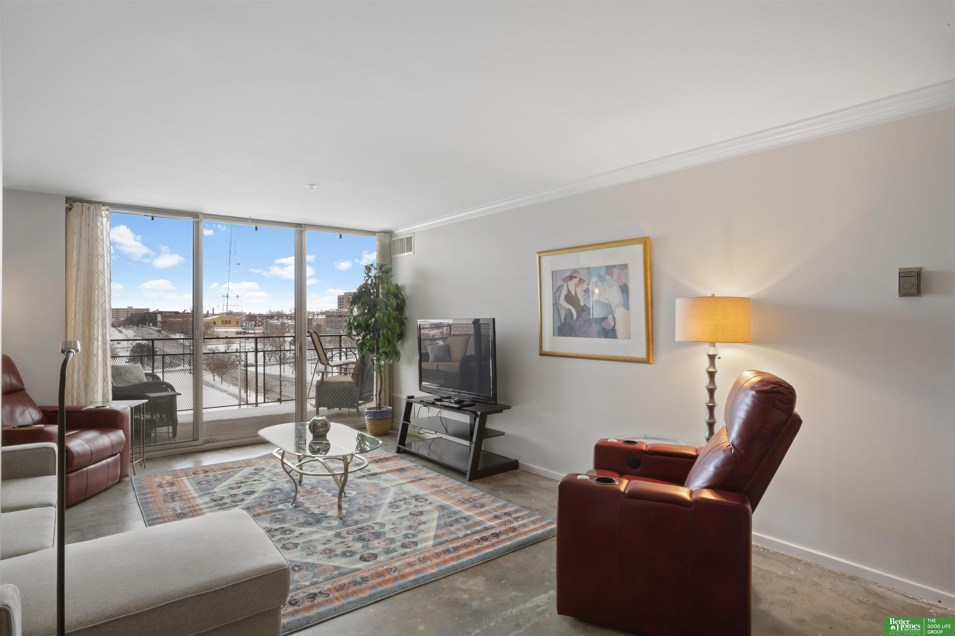 Property Photo: 3000 Farnam Street 5O NE 68131
