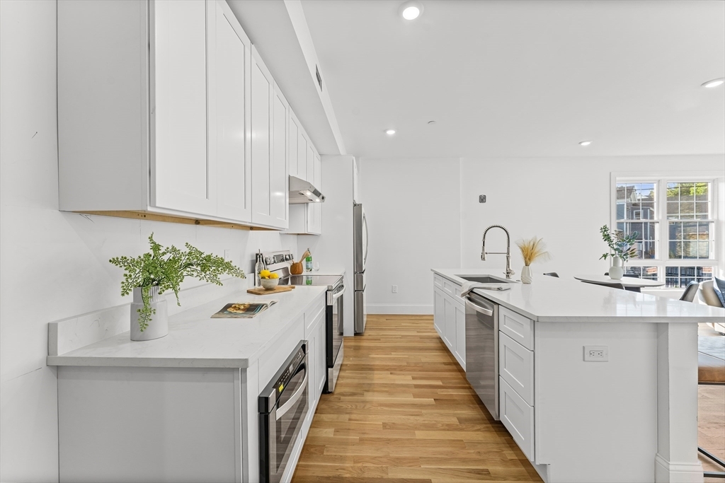 Property Photo: 272 Lincoln St 302 MA 01752