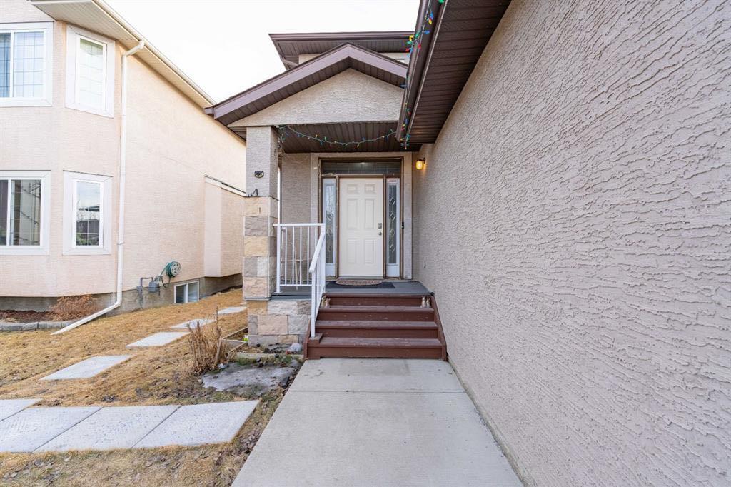 Property Photo: 107 East Lake View AB T1X 1W2