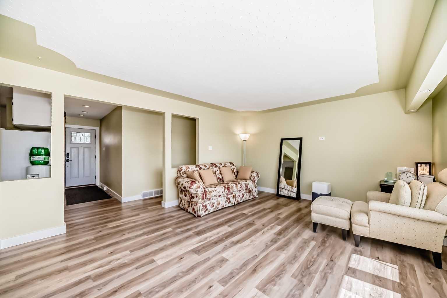 Property Photo: 35 Collingwood Place NW AB T2L 0R1
