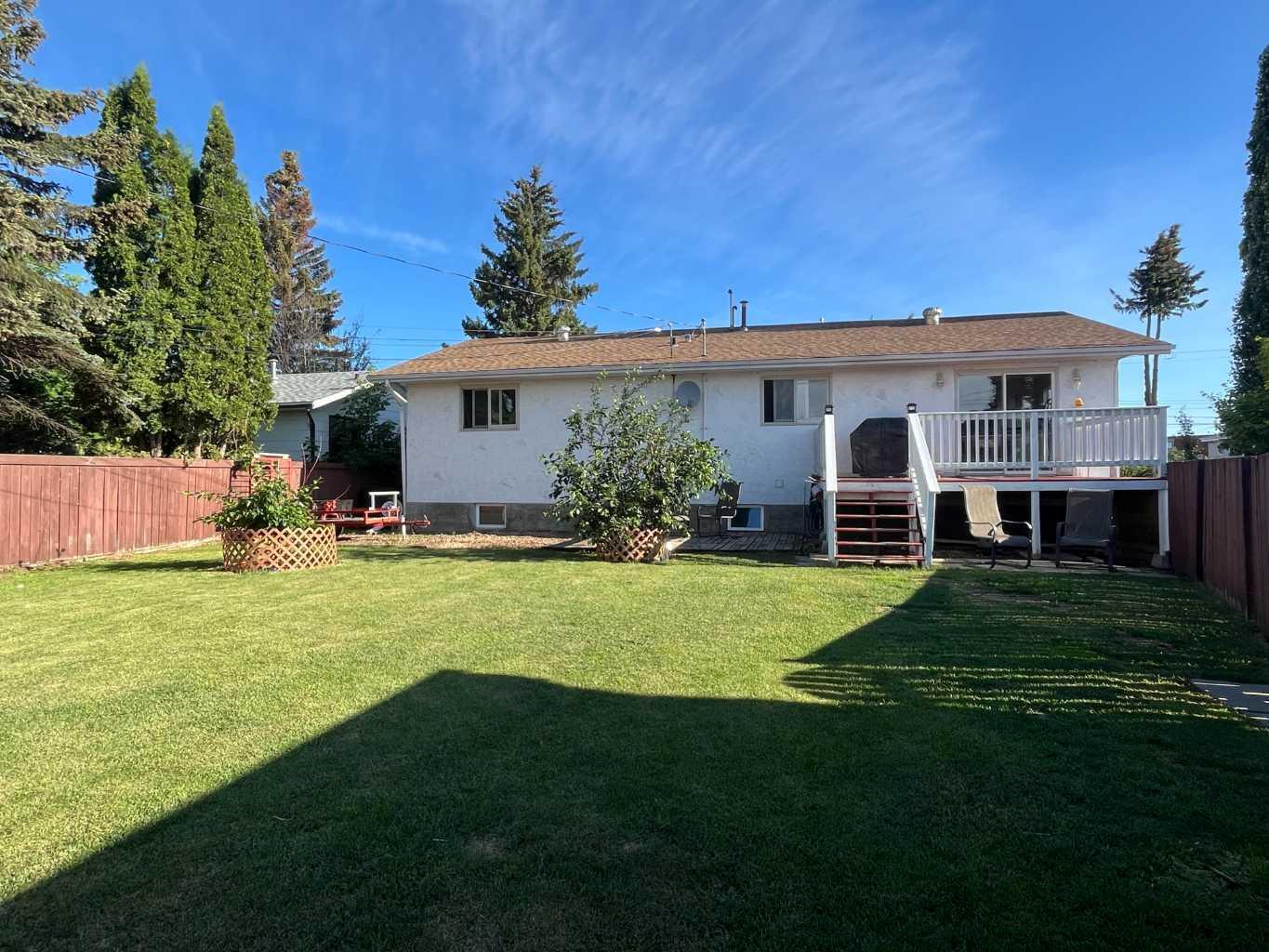 Property Photo: 305 6 Avenue NW AB T0G 2A1