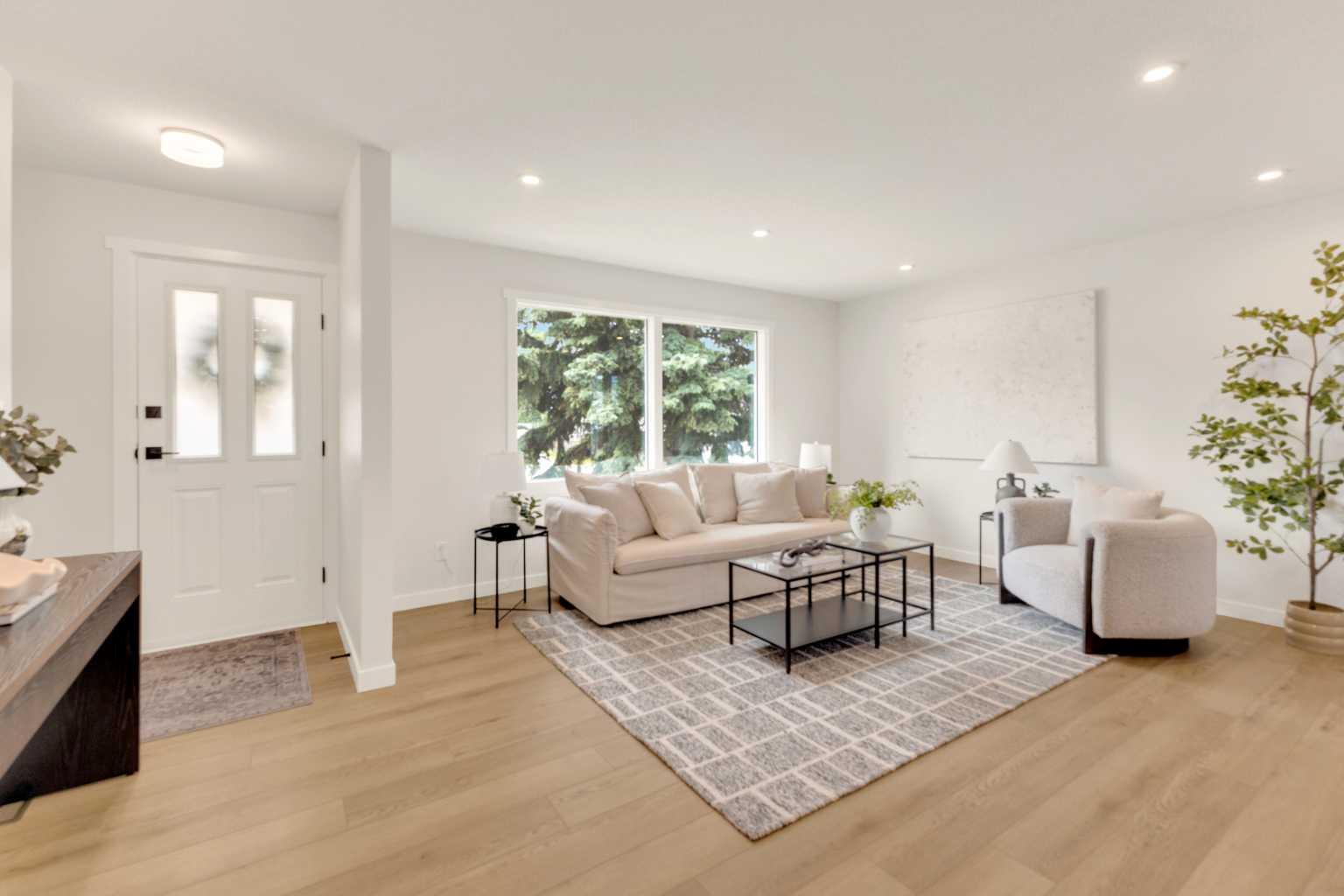 Property Photo: 4 McKinnon Crescent AB T4N 0J5