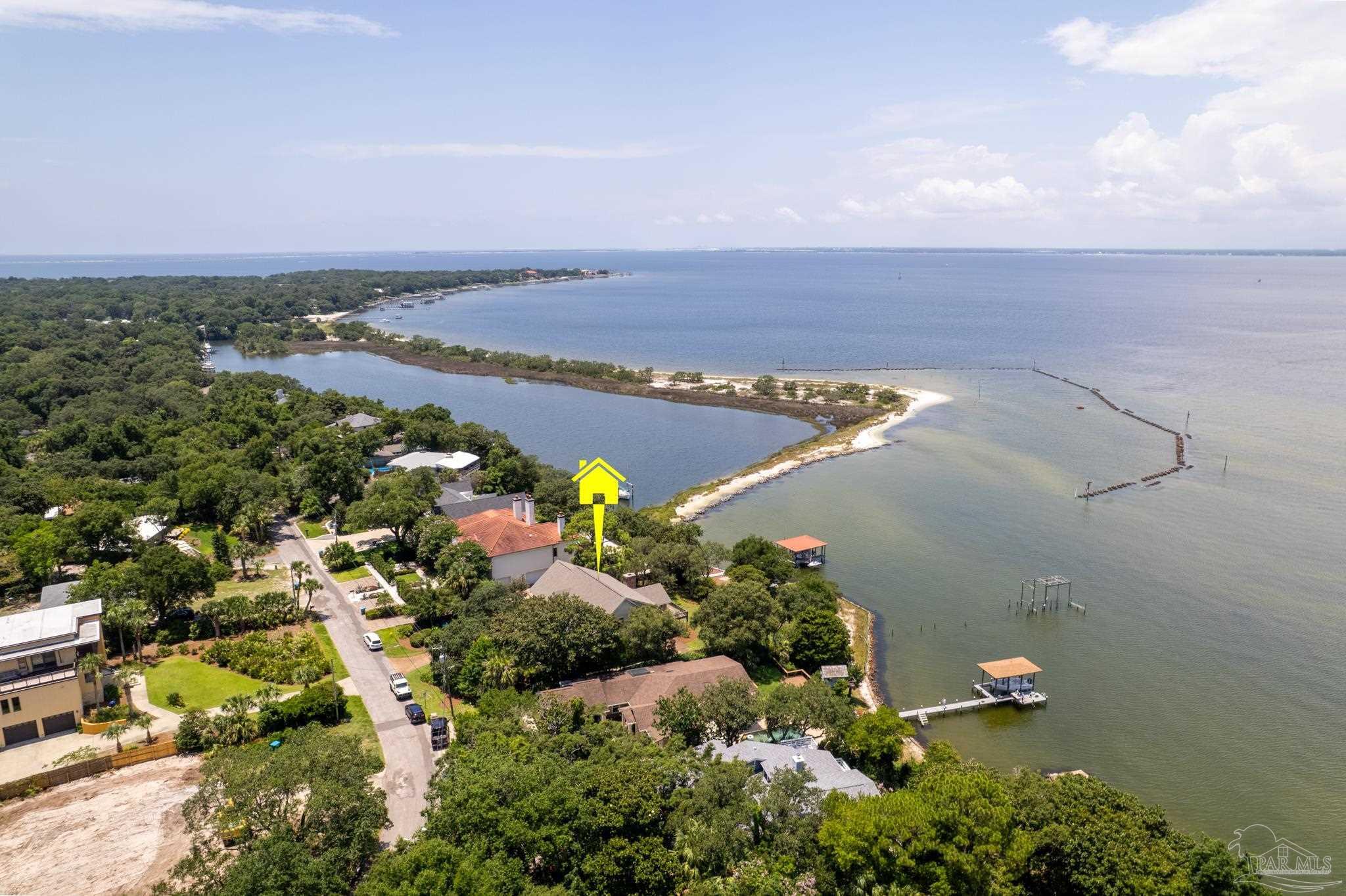 Property Photo: 82 Highpoint Dr FL 32561