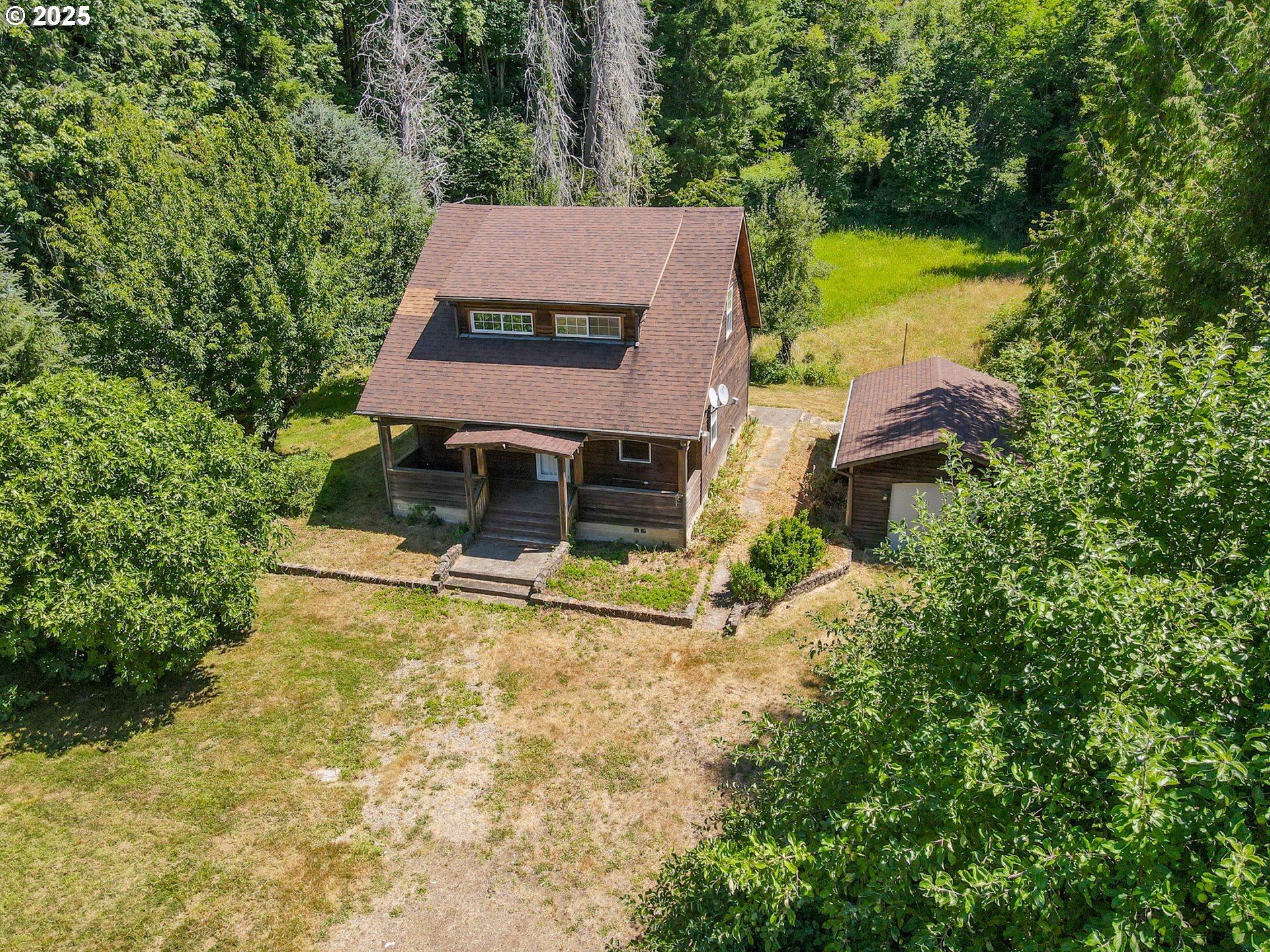 Property Photo: 90450 Deadwood Creek Rd OR 97430