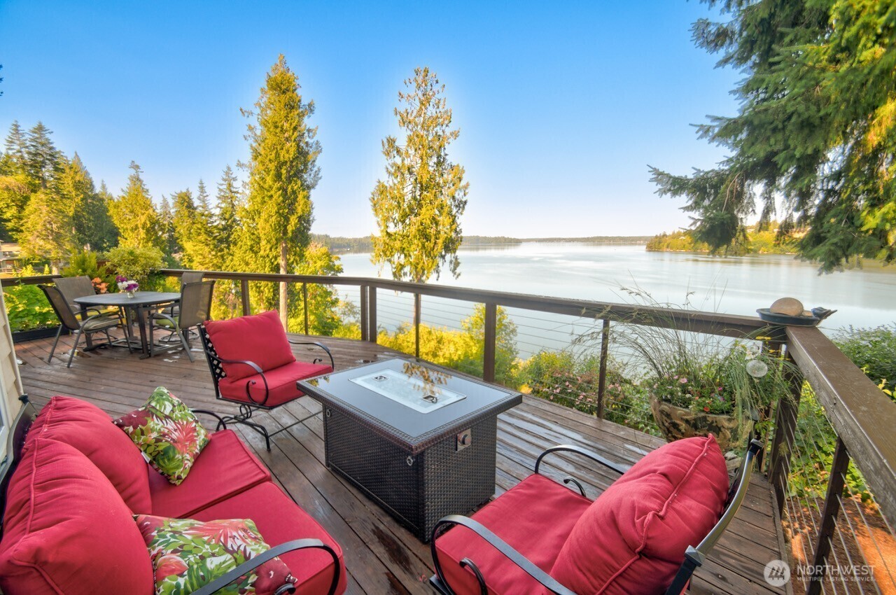 Property Photo:  551 SE Kamilche Shores Road  WA 98584 