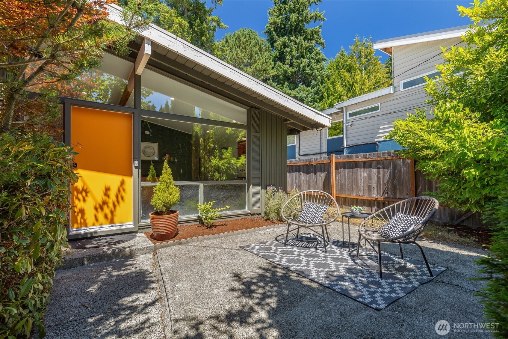 Property Photo:  15410 SE 10th Street  WA 98007 