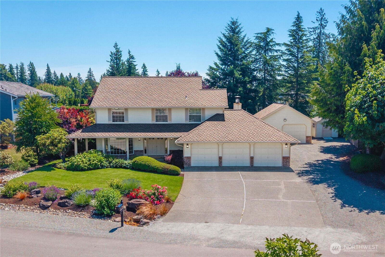 Property Photo: 21627 SE 255th Place WA 98038
