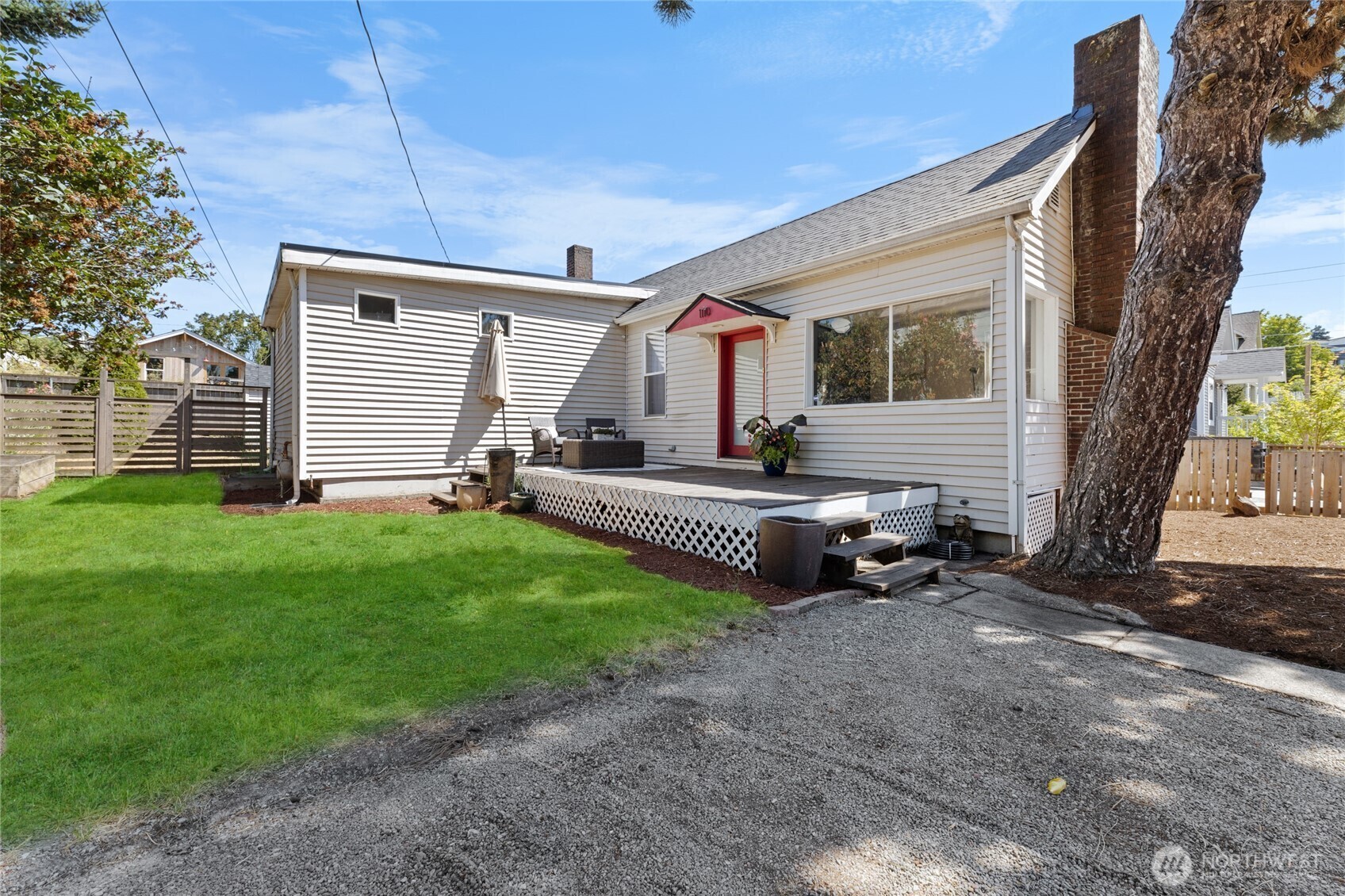 Property Photo: 1110 S Bennett Street WA 98108