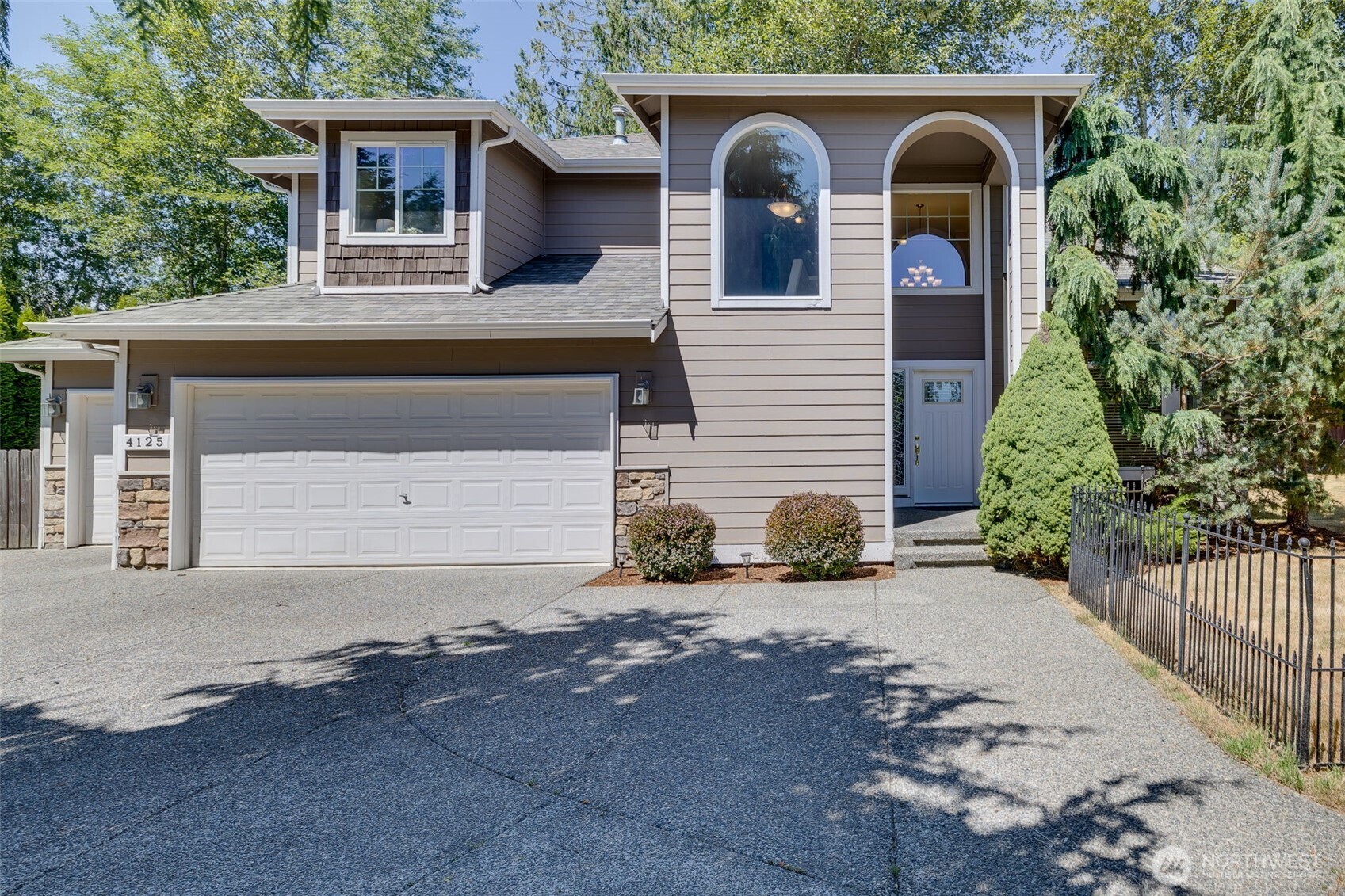 Property Photo:  4125  141st Street SE  WA 98012 