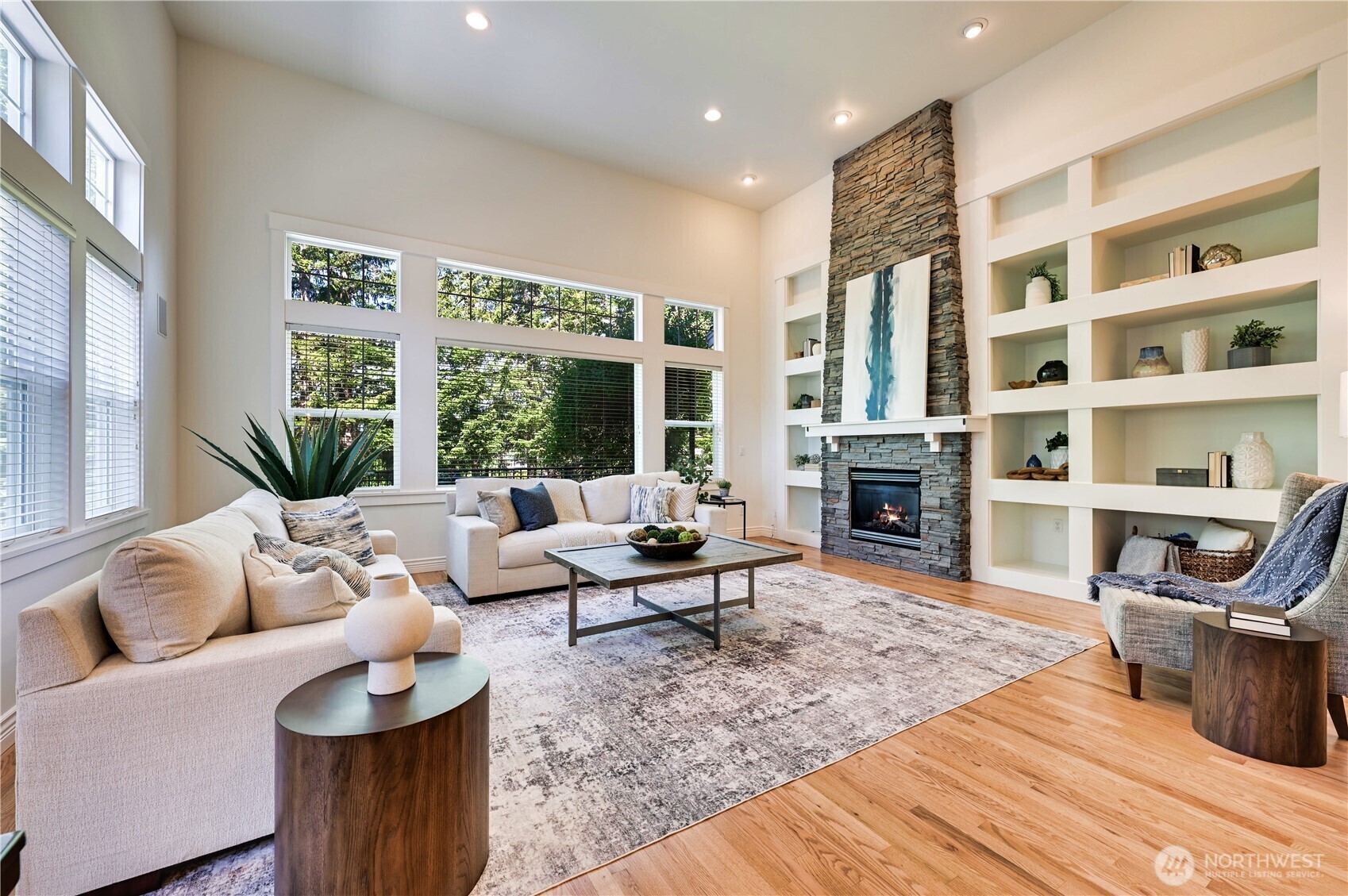 Property Photo: 6722 Azalea Way SE WA 98065