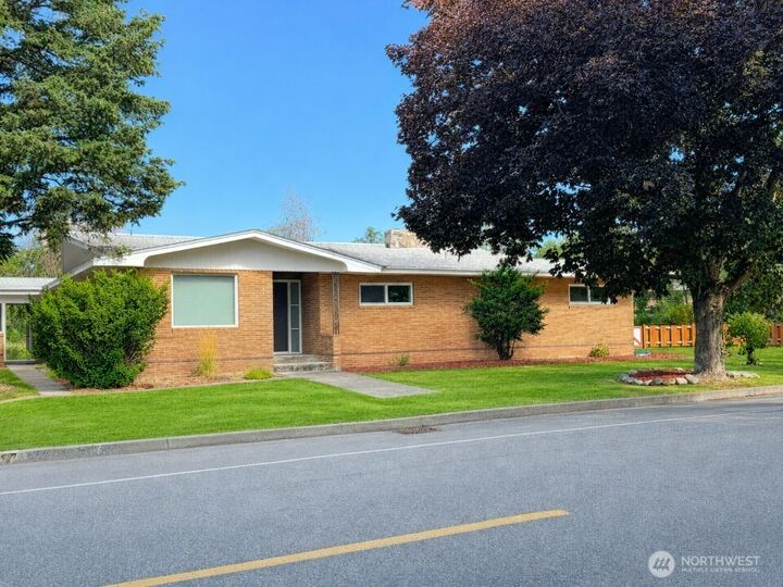 Property Photo: 1616 Cherry Street WA 98844