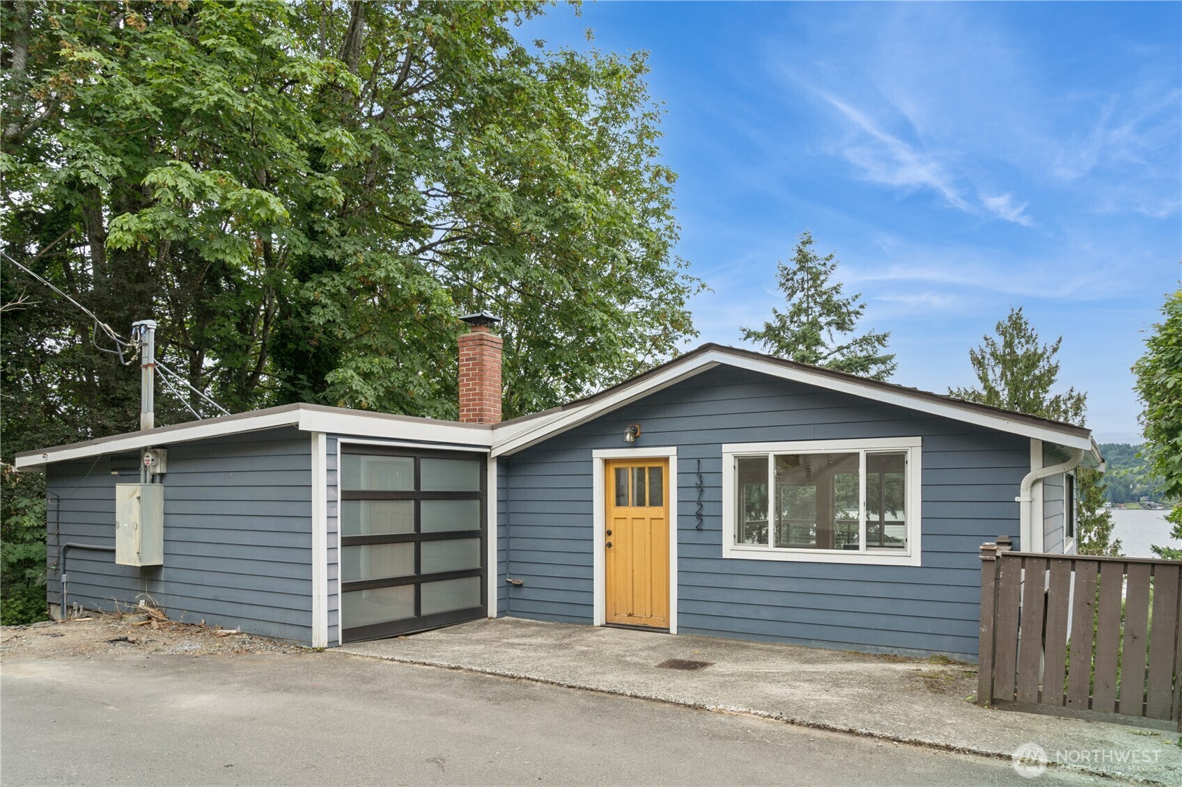 Property Photo:  13722  42nd Avenue NE  WA 98125 