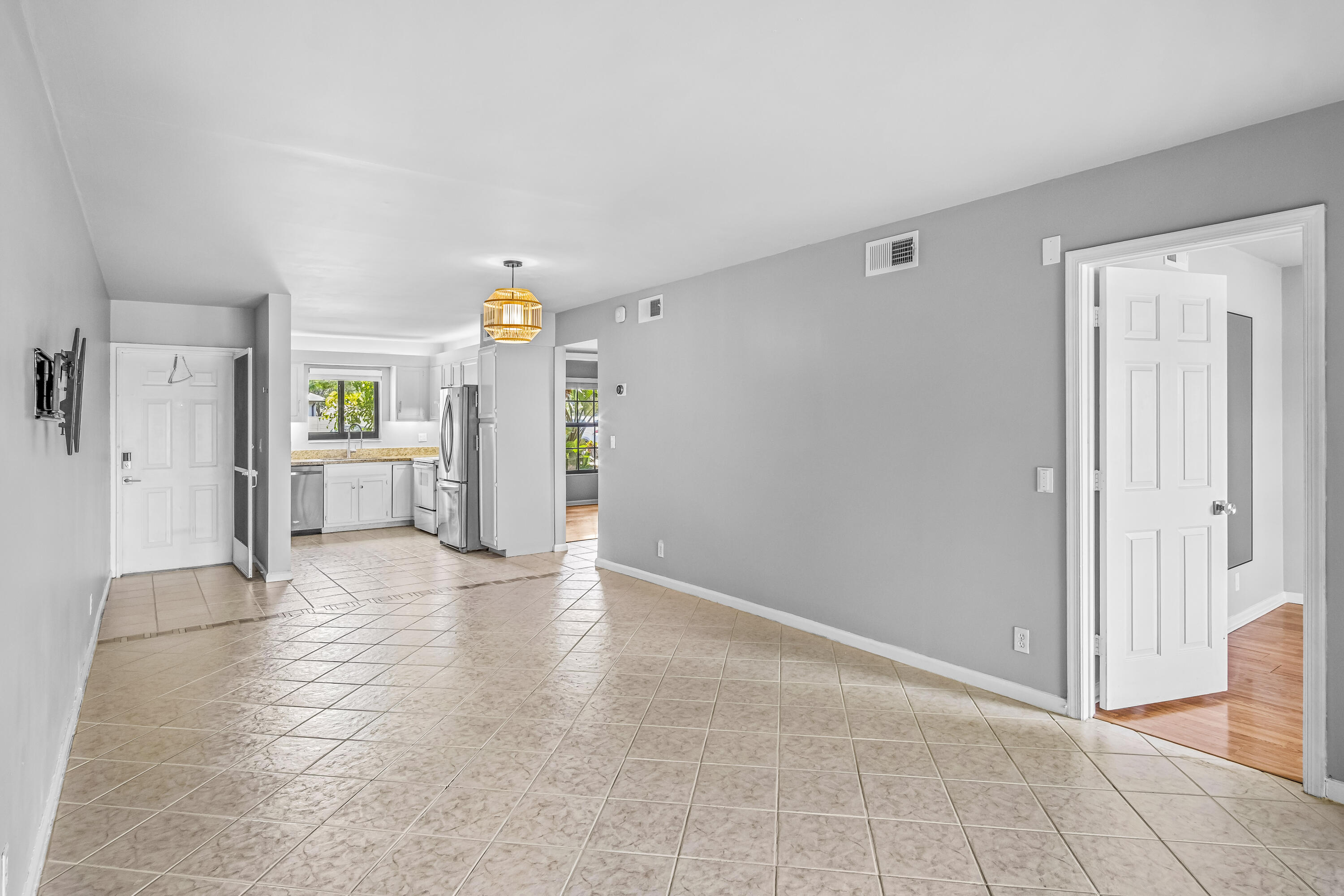 Property Photo: 2600 Greenwood Terrace G110 FL 33431