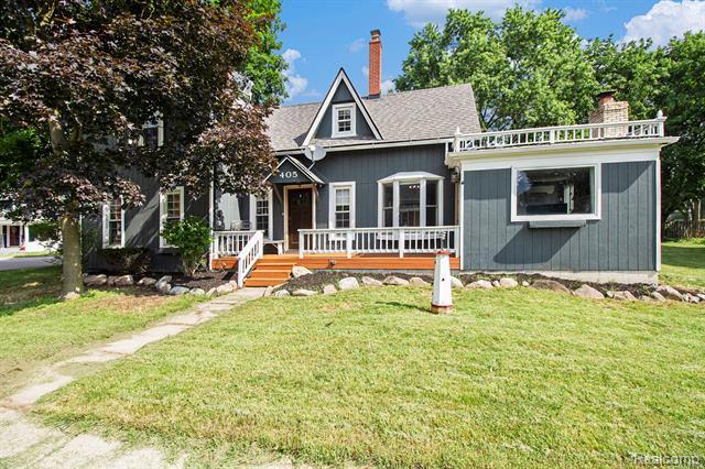 Property Photo:  405 Schoolhouse Street  MI 48462 