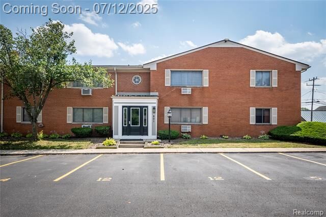 801 Plate Street 201  Rochester MI 48307 photo