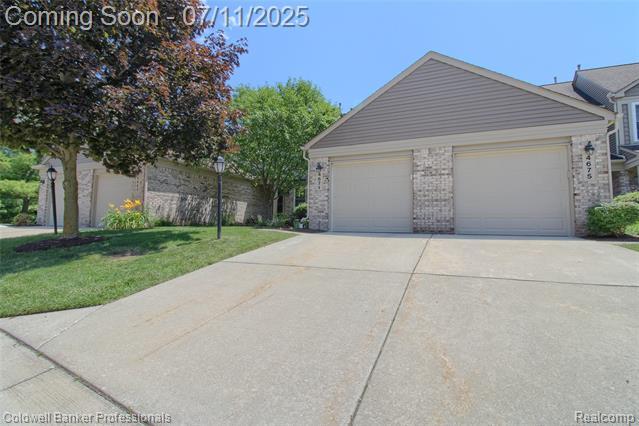 Property Photo: 4671 Hunters Circle E MI 48188