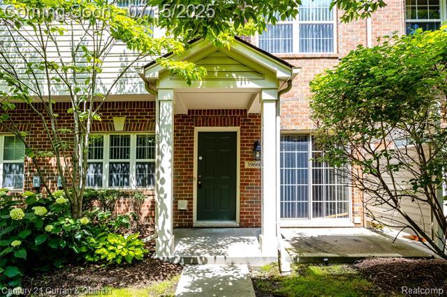 Property Photo: 39660 Rockcrest Lane MI 48168