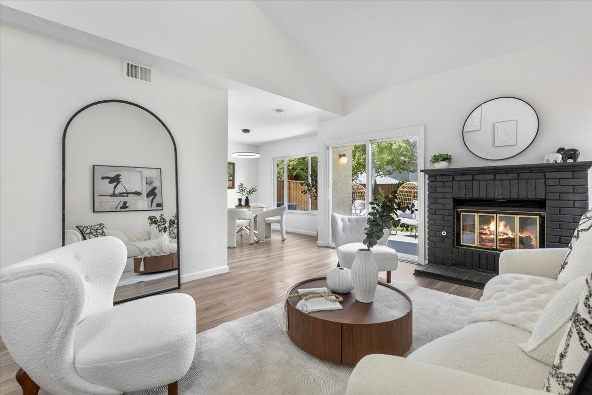 Property Photo: 885 Kiperash Court CA 95133
