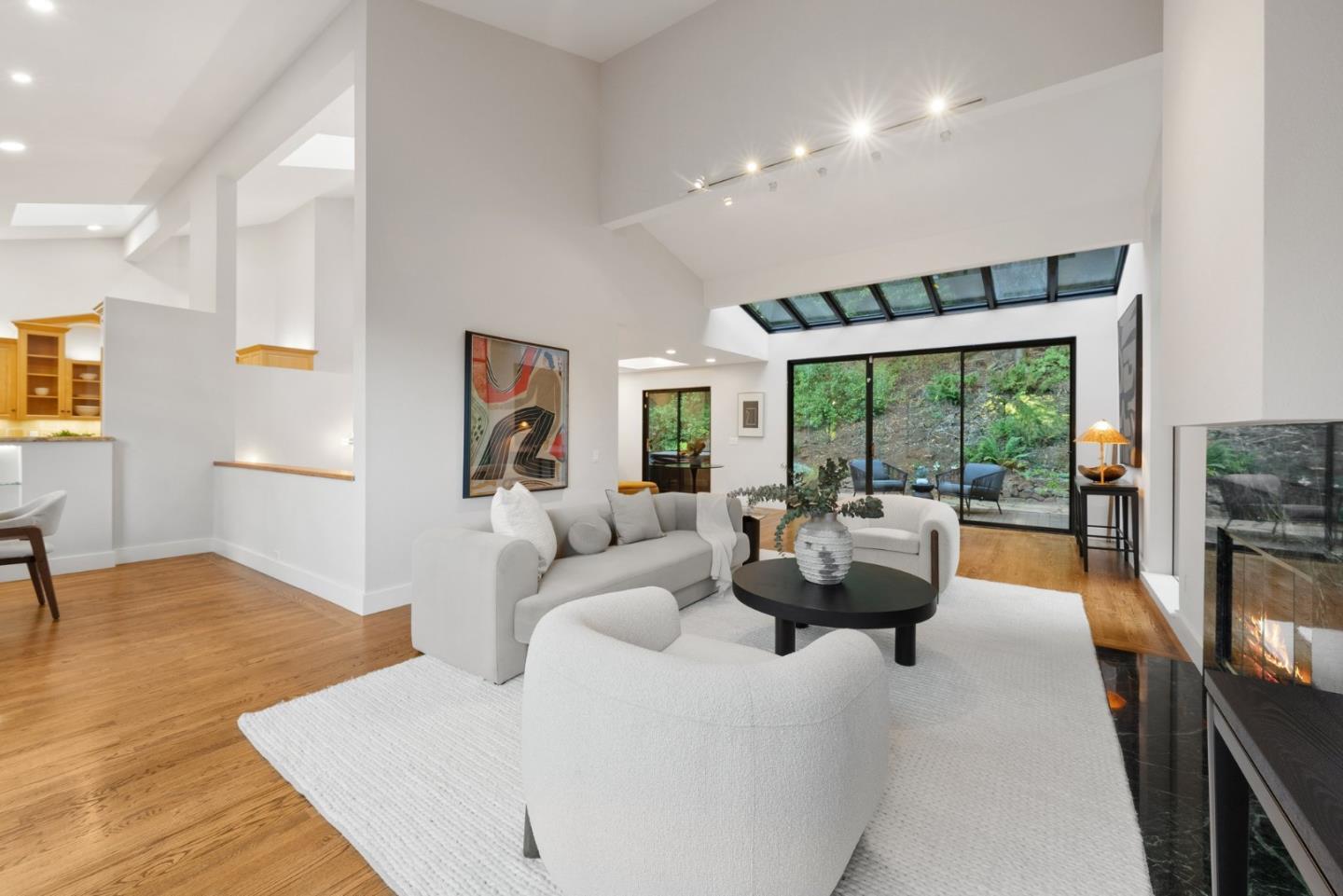Property Photo:  21 Valley Oak Street  CA 94028 