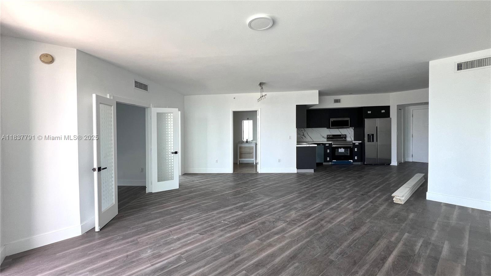 Property Photo: 350 S Miami Ave 2401 FL 33130