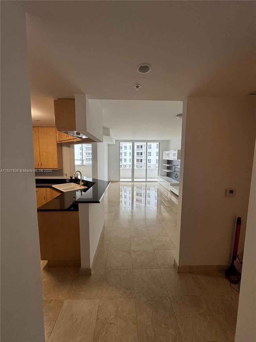 Property Photo: 801 Brickell Key Blvd 1005 FL 33131