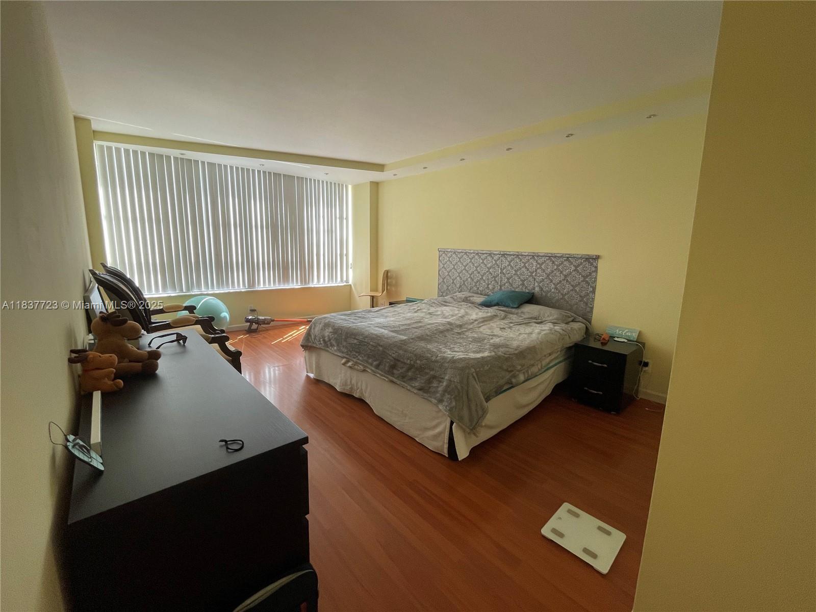 Property Photo: 600 Three Islands Blvd 614 FL 33009
