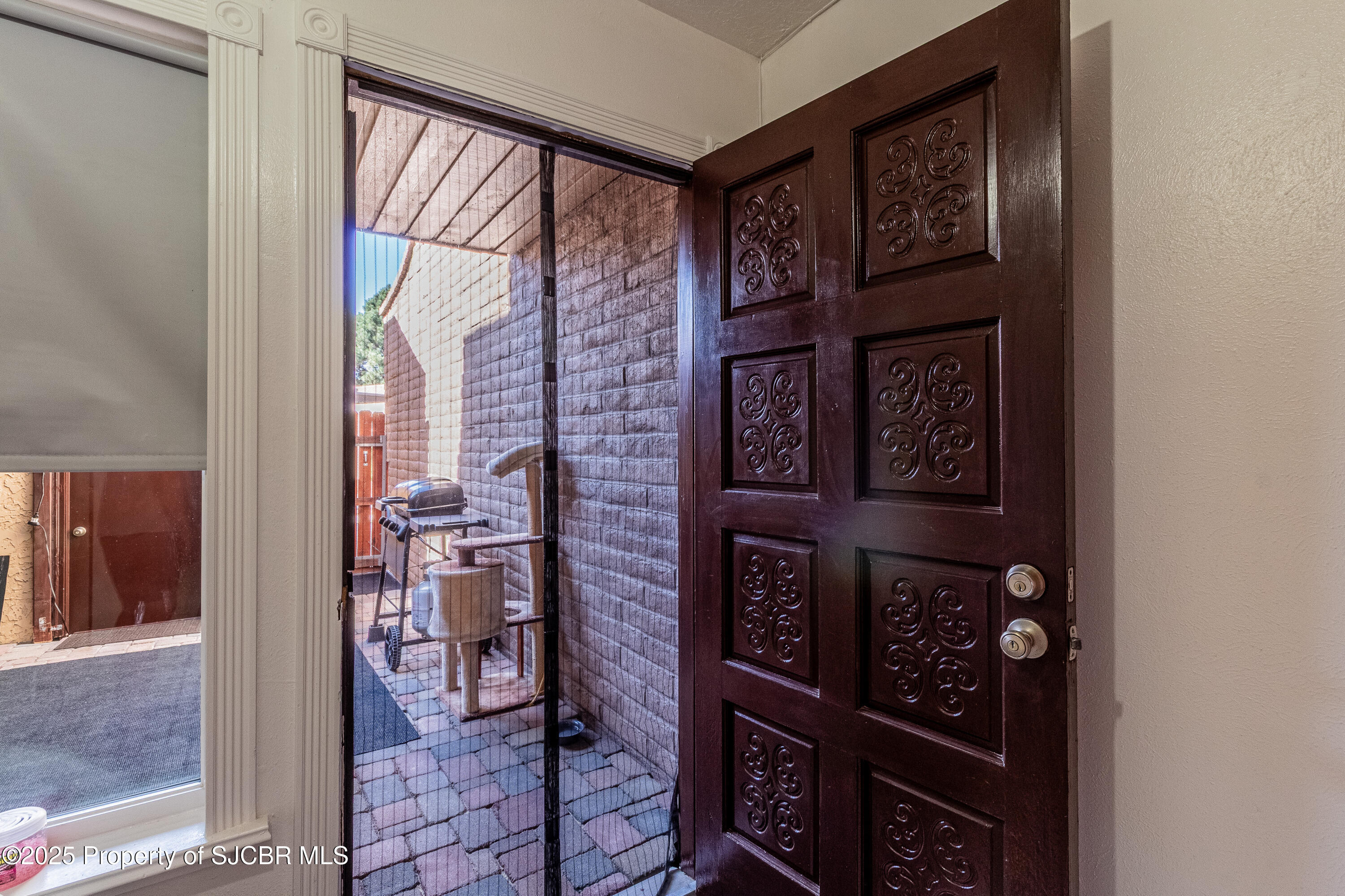 Property Photo: 1052 E Navajo Street NM 87401