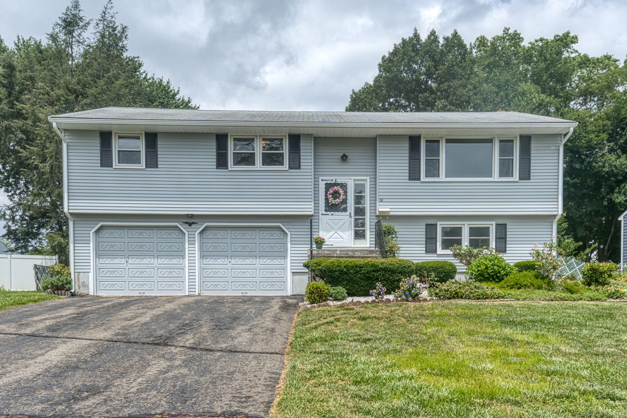 30 Jeffrey Lane  Newington CT 06111 photo
