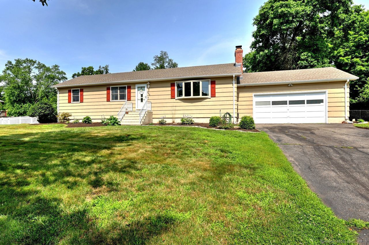 754 Riverside Drive  Orange CT 06477 photo