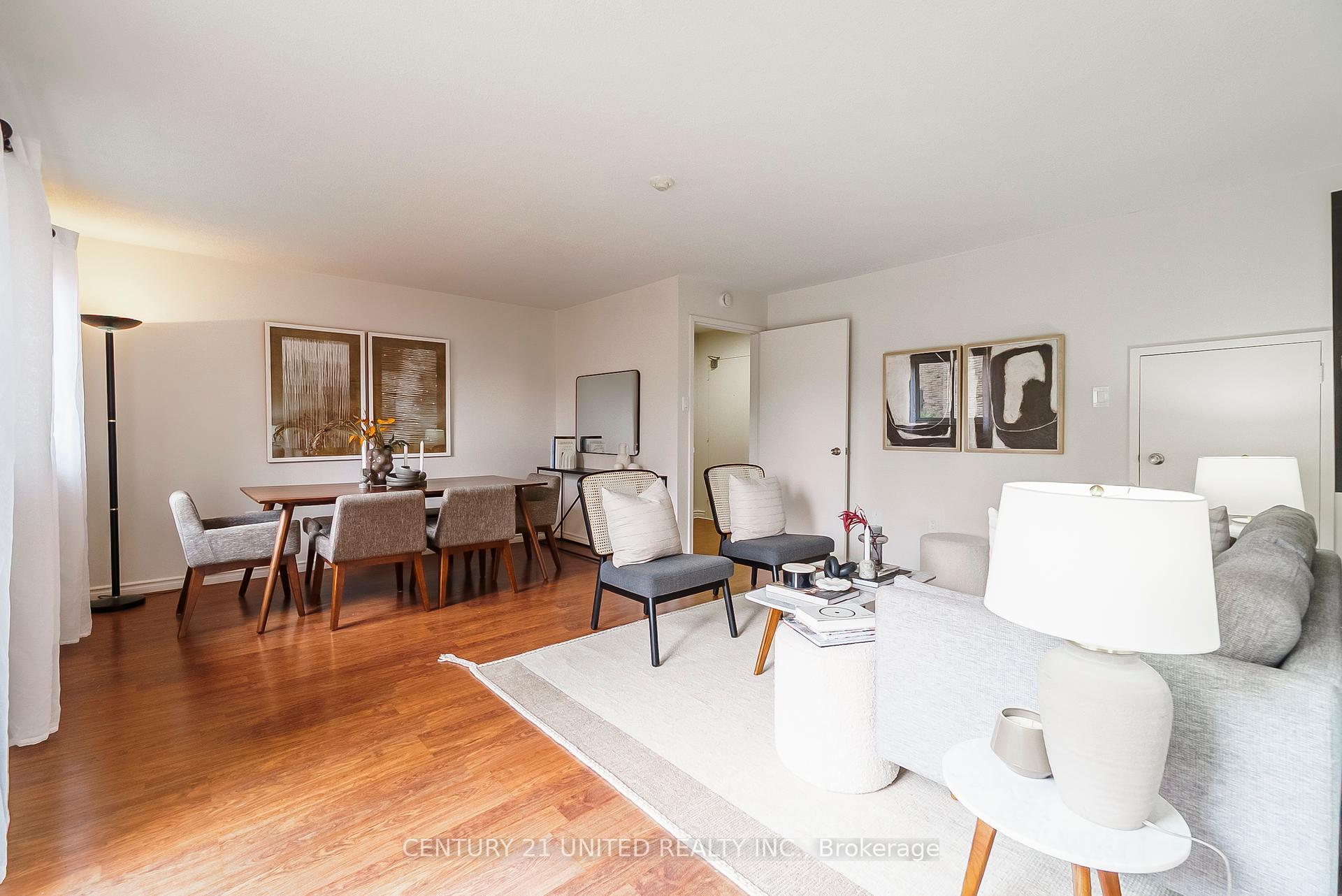 Photo de la propriété: 140 Ling Road 101 ON M1E 4V9