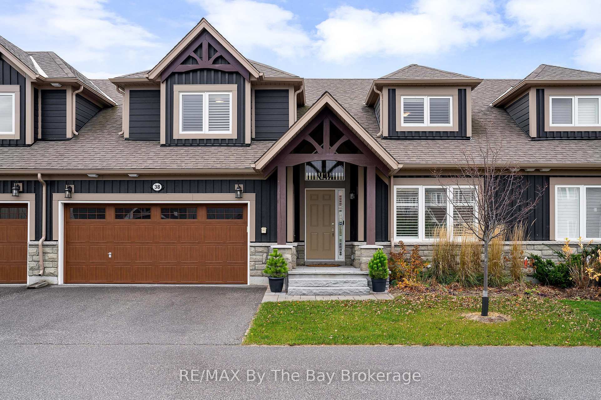 Property Photo: 38 Carpenter Street ON L9Y 0Z5