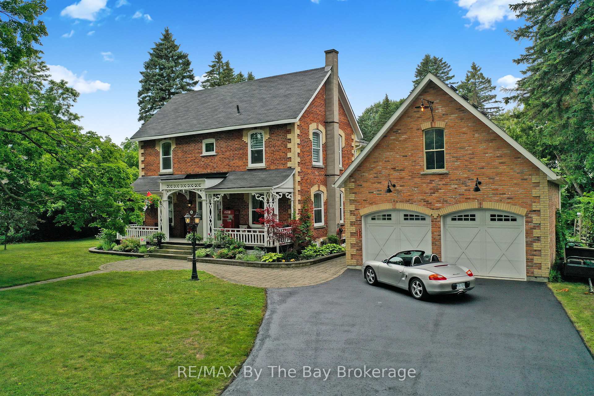 214 Elm Street  Clearview ON L0M 1S0 photo