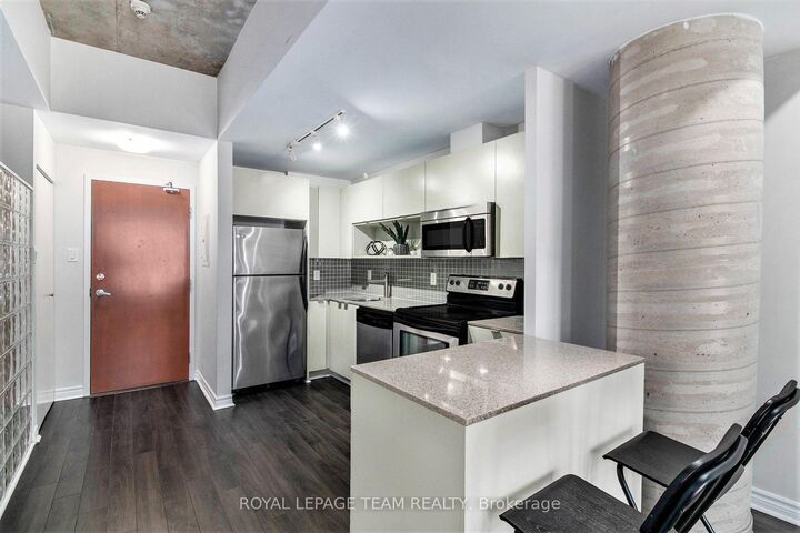 Property Photo: 324 Laurier Avenue W 2208 ON K1N 6P6