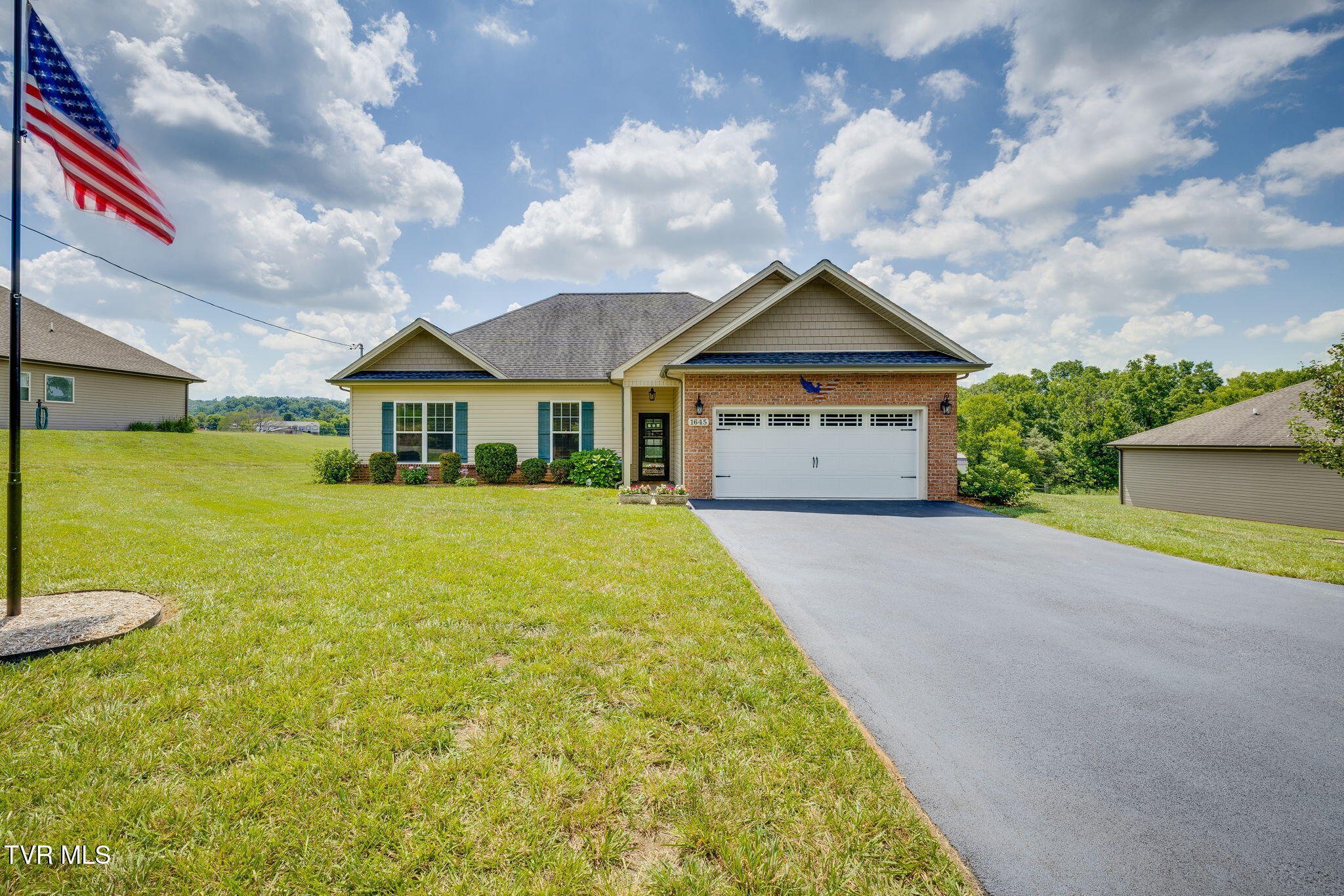 Property Photo: 1645 Old Stagecoach Road TN 37659