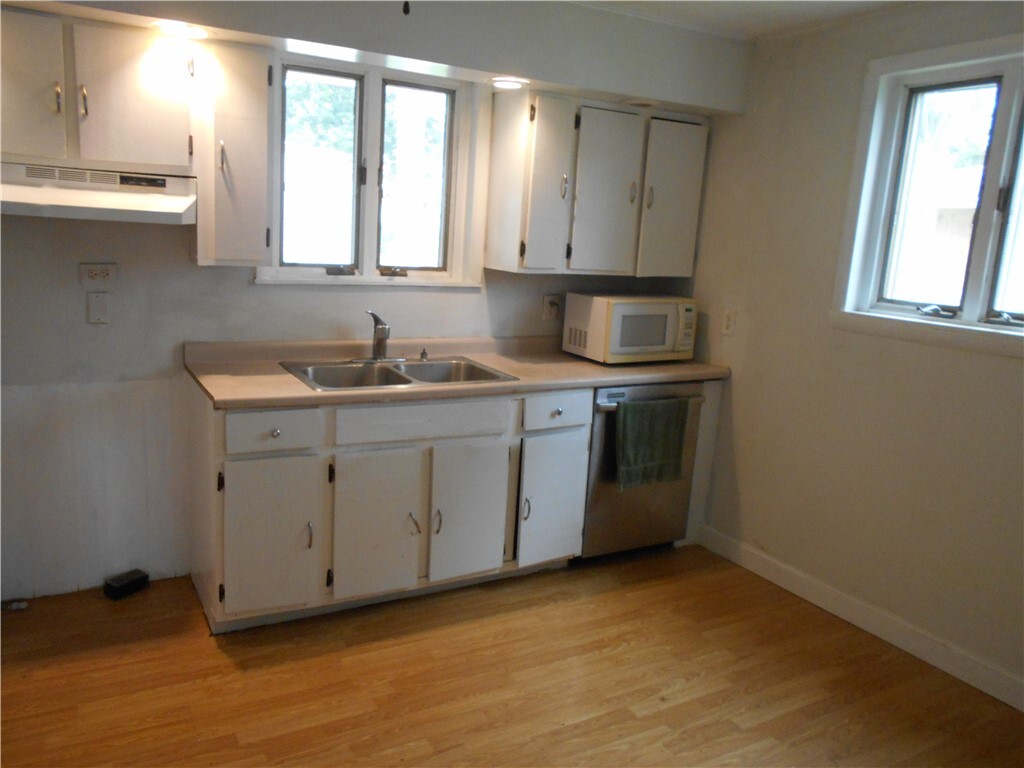 Property Photo: 321 E 4th St PA 15627
