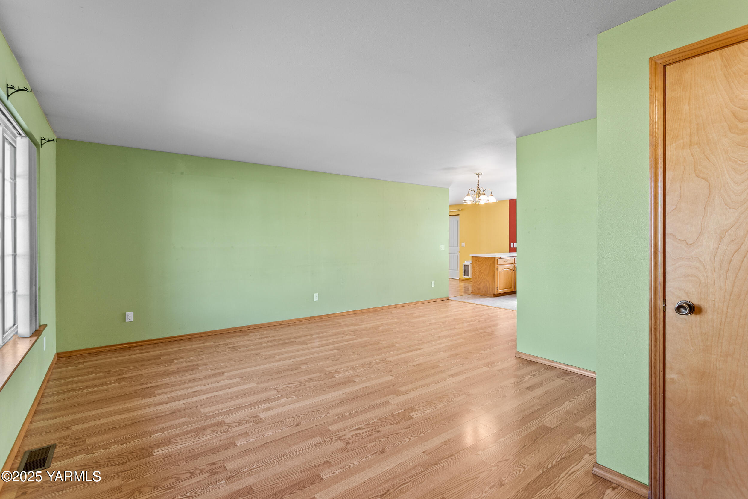 Property Photo: 406 S 82nd Ave WA 98908