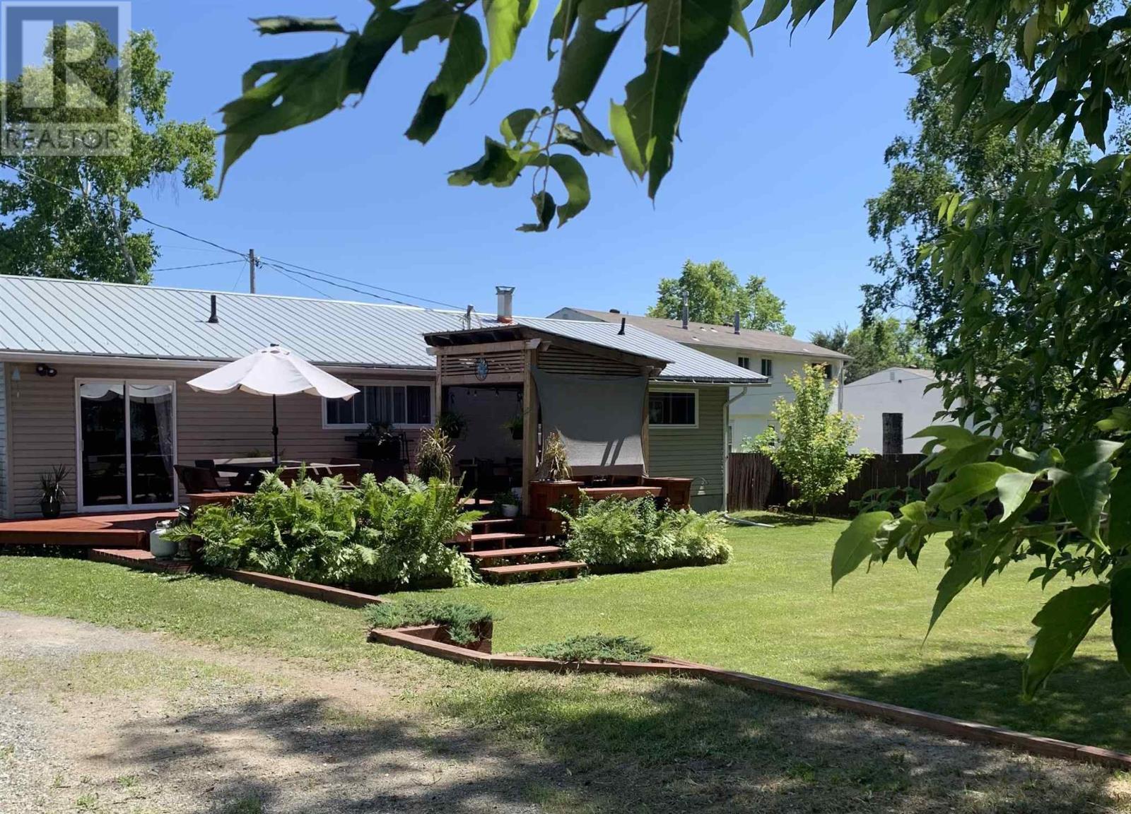 Property Photo: 21 Pine Street ON P0V 1T0