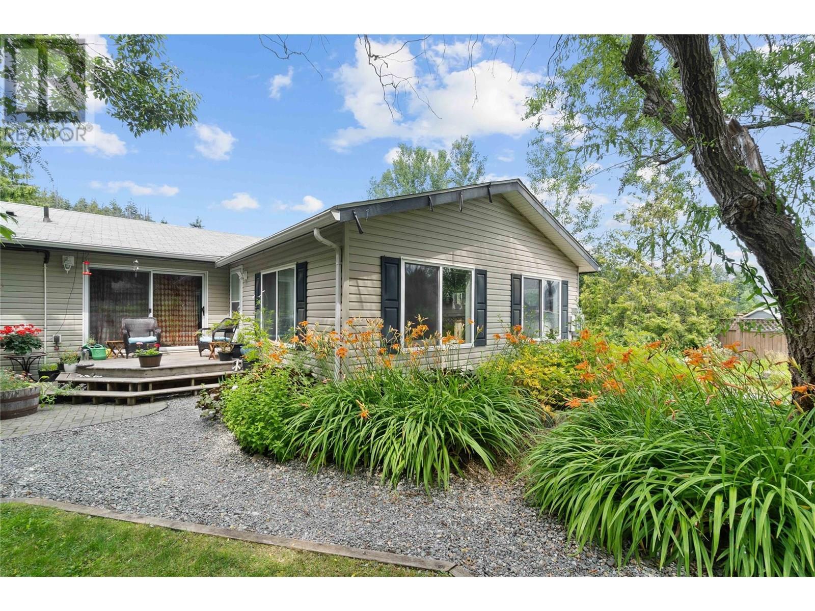 4421 73 Avenue Northeast  Salmon Arm BC V0E 1K0 photo