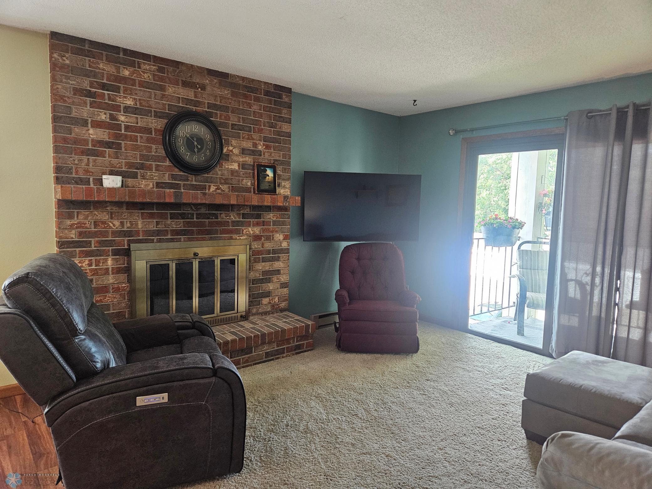 Property Photo: 311 Prairiewood Circle S ND 58103